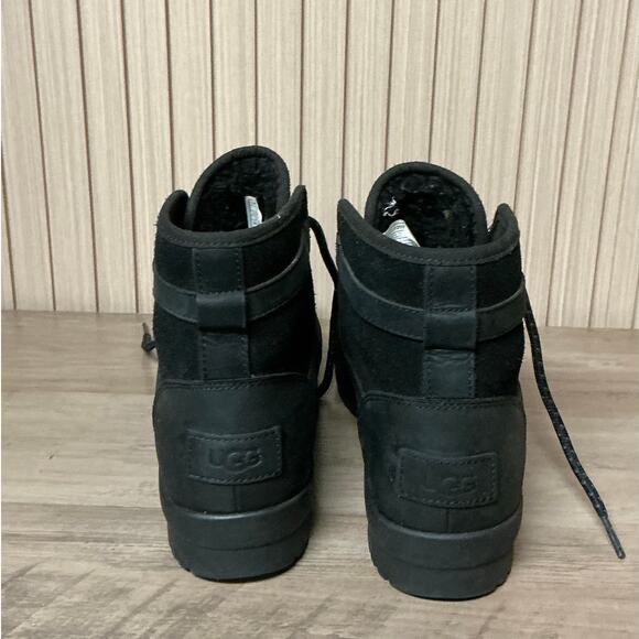 UGG Women’s Greda Leather Waterproof Boots Black Size 9 - 1112650 - Picture 4 of 8